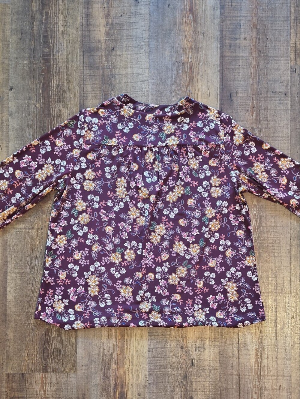 Vince Camuto Burgundy Maroon Multi Floral V-Neck Long Sleeved Office Blouse - Picture 6 of 7